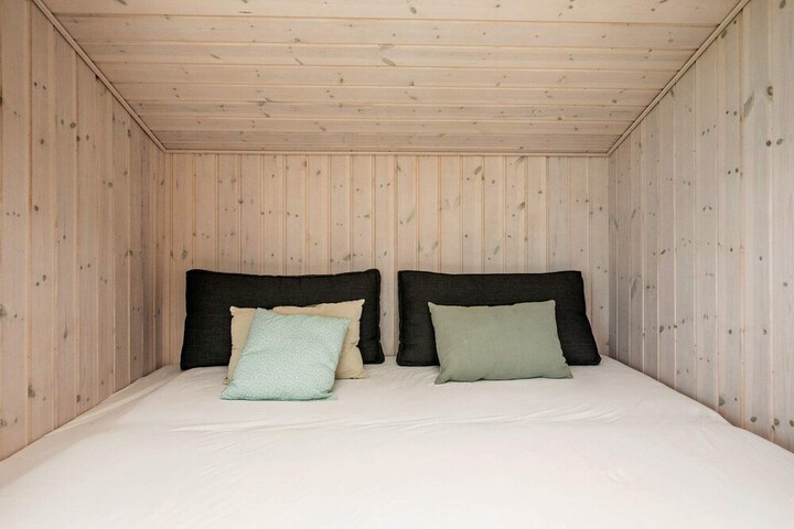 Room 2 of 30