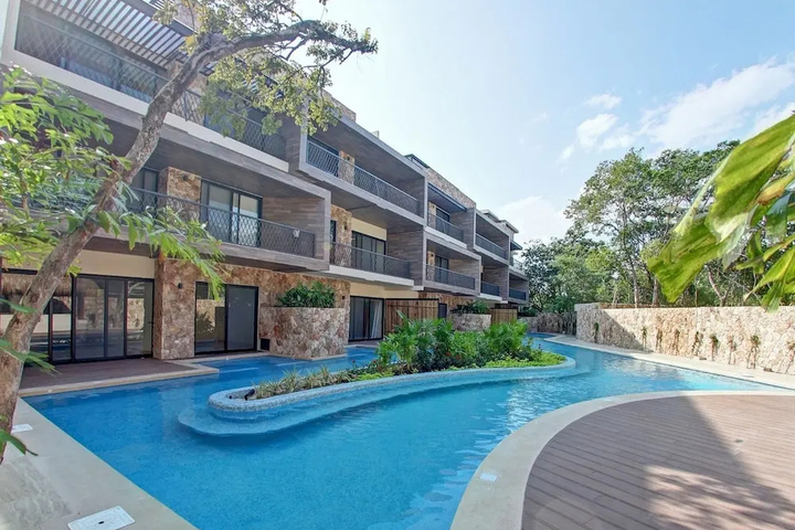 Pool 13 of 22