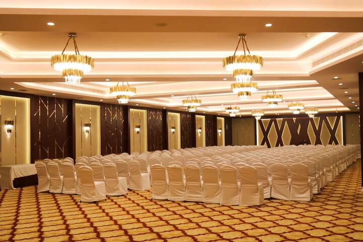 Ballroom/Hall 59 of 74