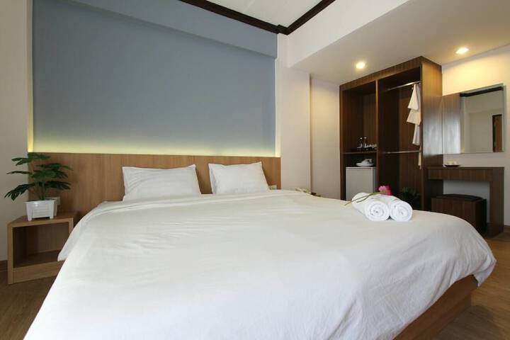 Room 6 of 40
