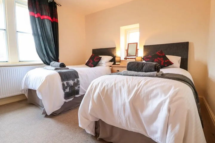 Room 2 of 24
