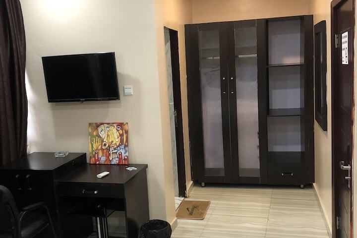 Room 11 of 20