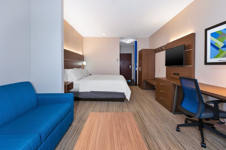 1 King Bed (9 of 12)