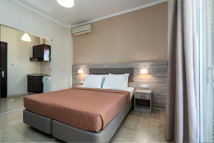 Room 2 of 44
