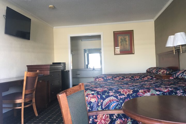 2 Double Beds (6 of 12)