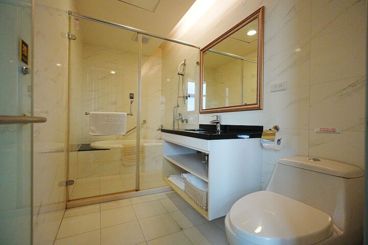 Room 46 of 61