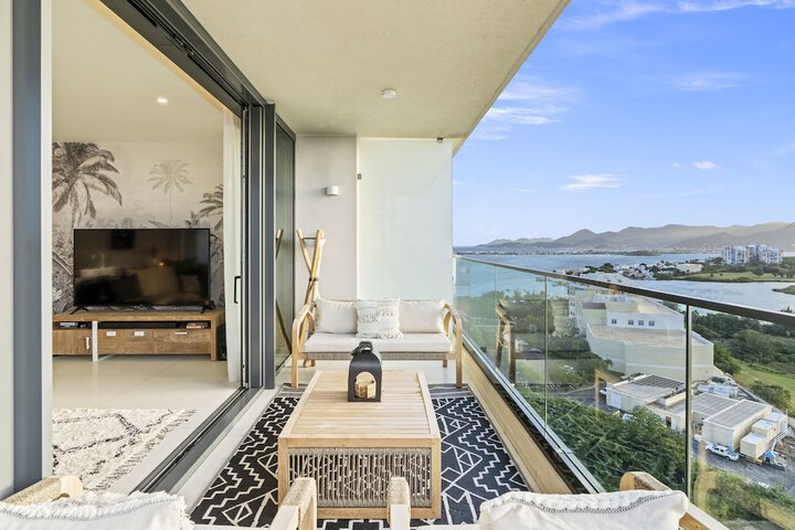Terrace/Patio 737 of 1000