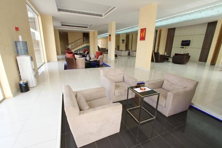 Entrance & Lobby