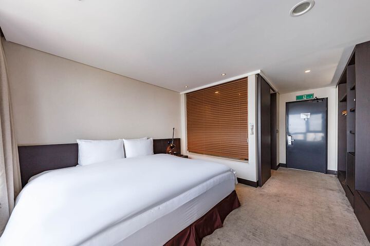 Room 31 of 63