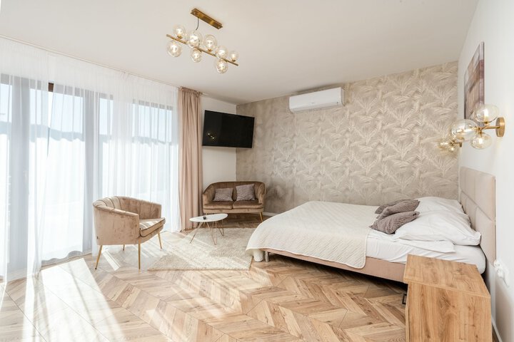 Room 5 of 67