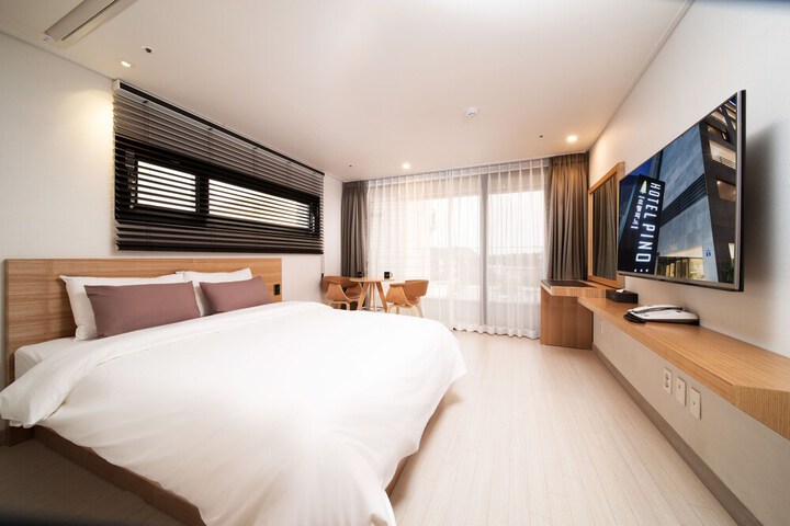Room 7 of 38