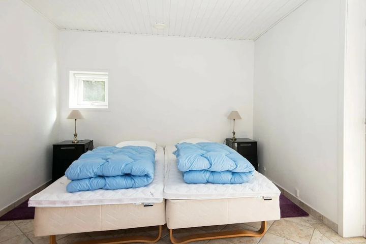 Room 6 of 20