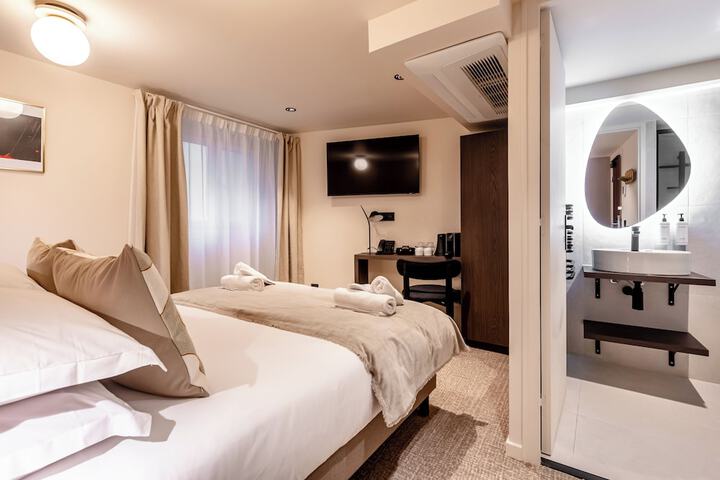 Room 50 of 82