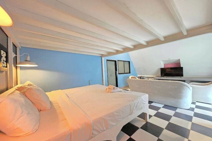 Room 5 of 151