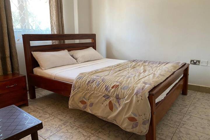 Room 4 of 20