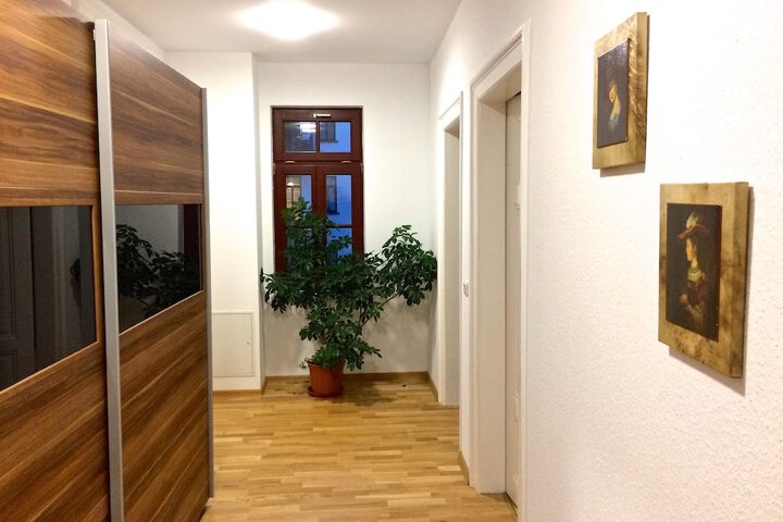 Room 10 of 202
