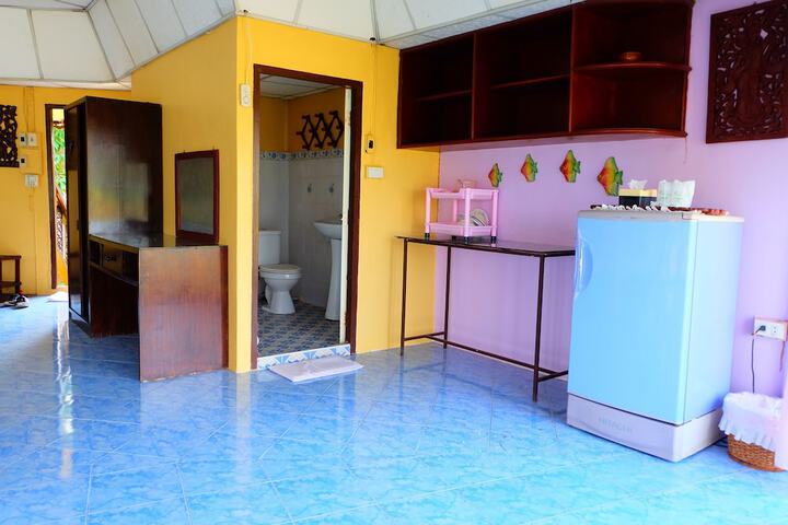 Room 8 of 9