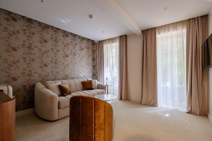 Room 14 of 43
