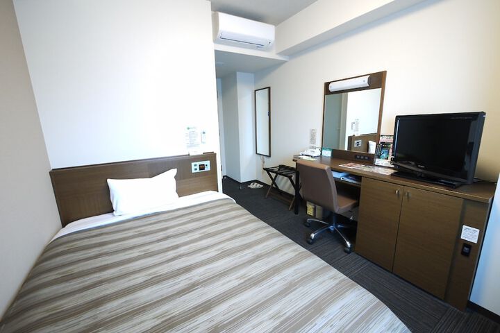 Room 3 of 24