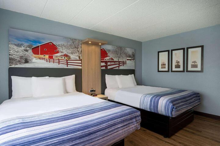 1 King Bed (4 of 17)