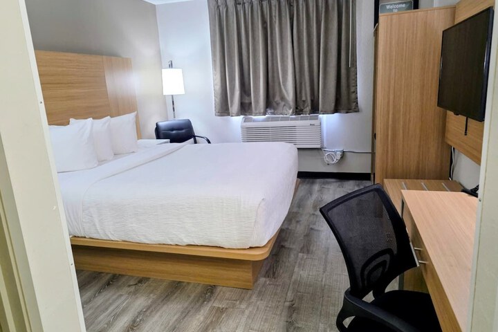 Room 5 of 29