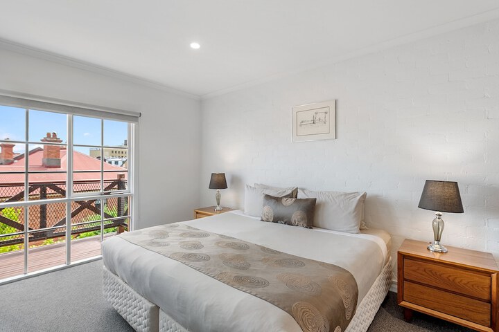 Room 4 of 47