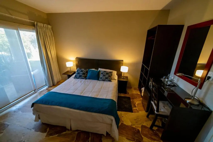 Room 4 of 14