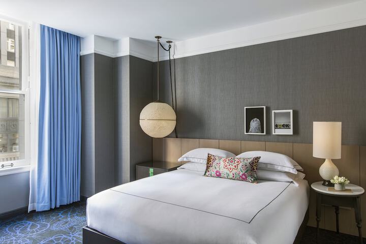 Premium King Bed (5 of 20)