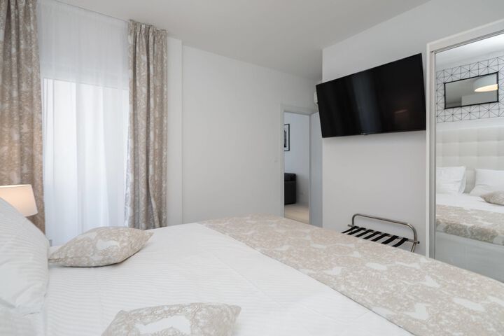 Room 33 of 131