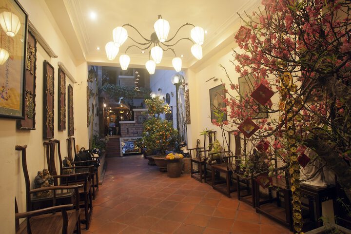 Entrance & Lobby
