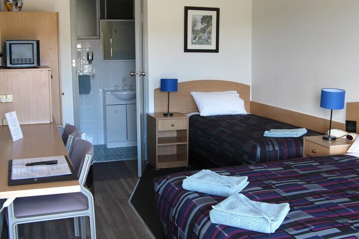 Room 3 of 52