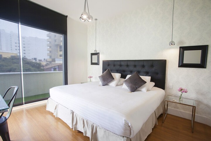 Room 5 of 34