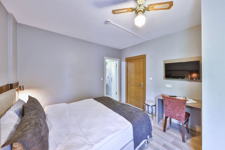 Room 21 of 125