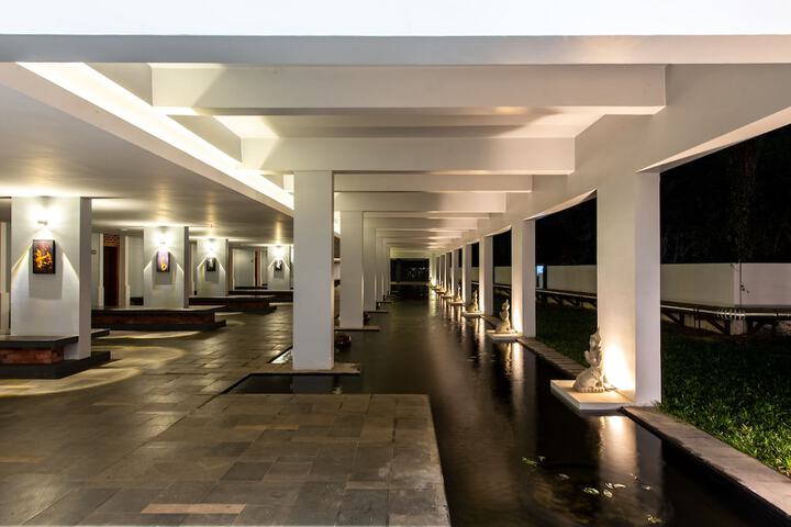 Ballroom/Hall 54 of 63