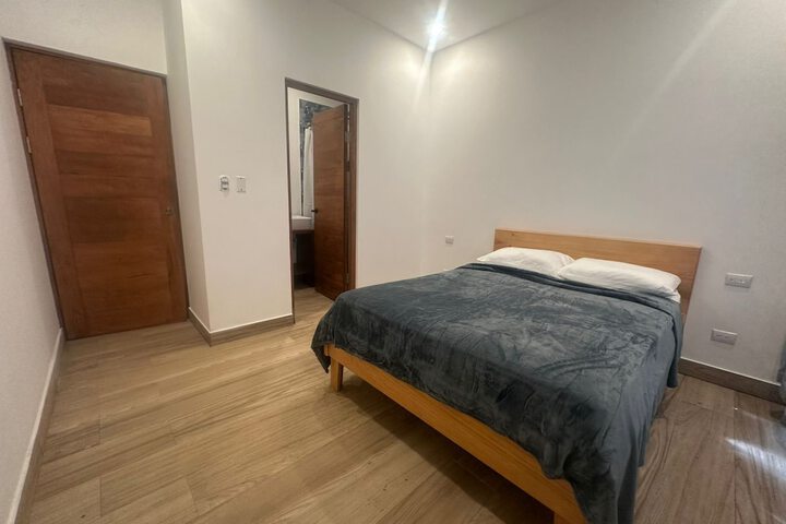 Room 9 of 99