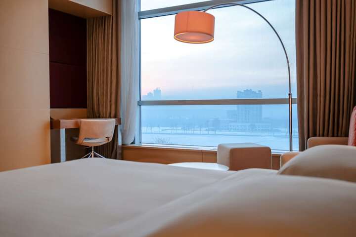 Room 34 of 92