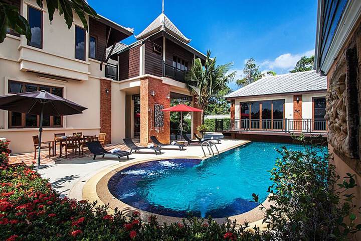 Hotel with Pool