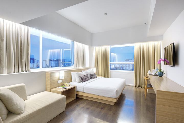 Room 10 of 53