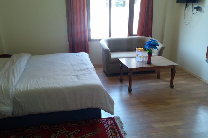Room 7 of 14