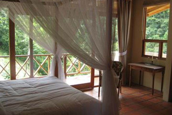 Room 6 of 11