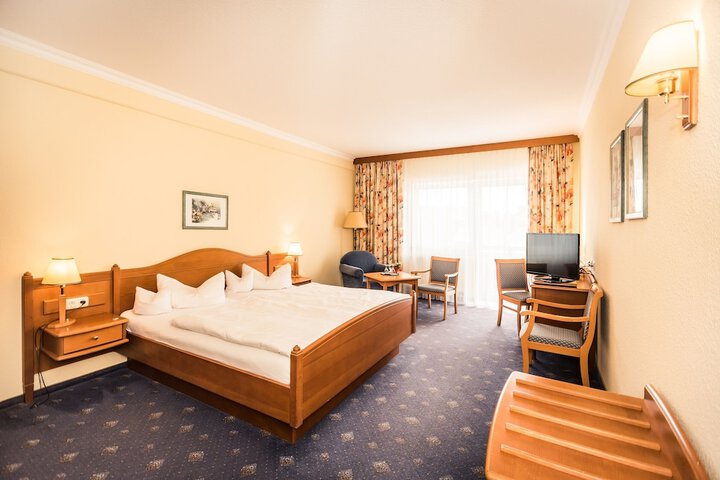 Room 3 of 10