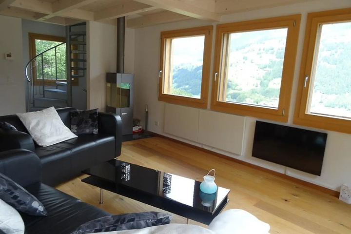 Room 2 of 12