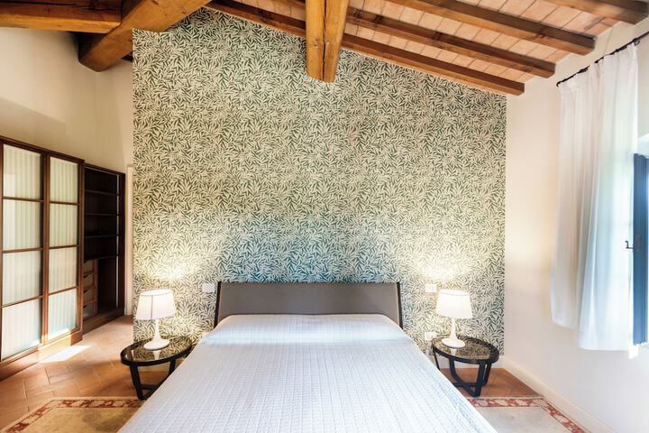 Room 3 of 27