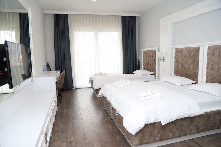 Room 4 of 65