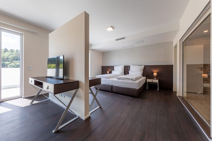 Room 7 of 43