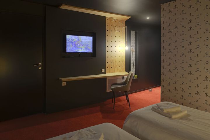 Room 13 of 91