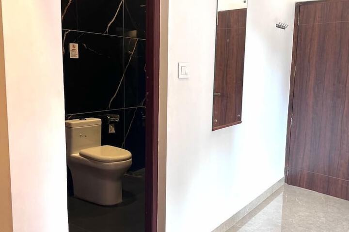 Room 13 of 74