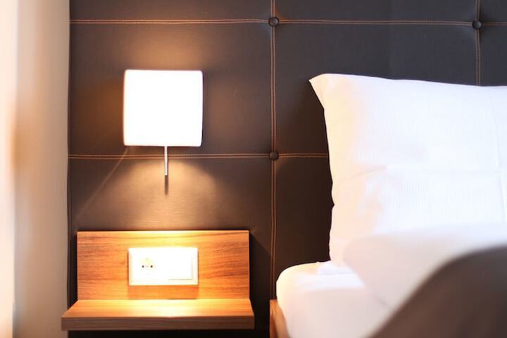 Room 3 of 37