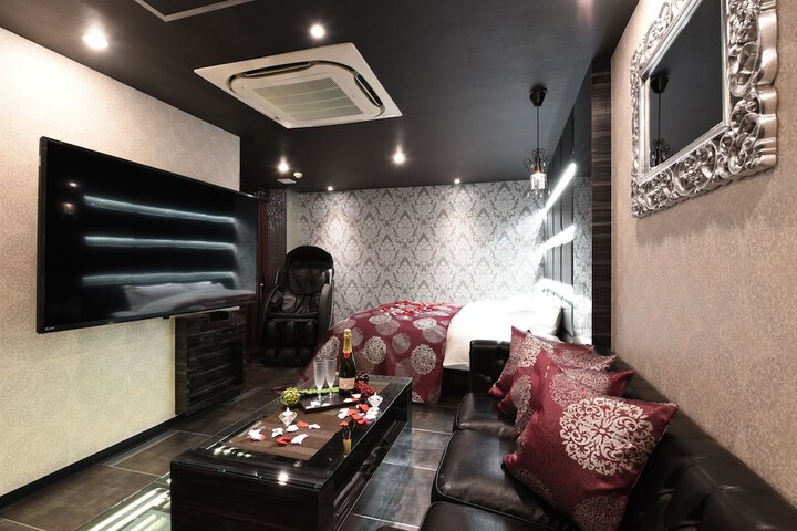 Room 10 of 34