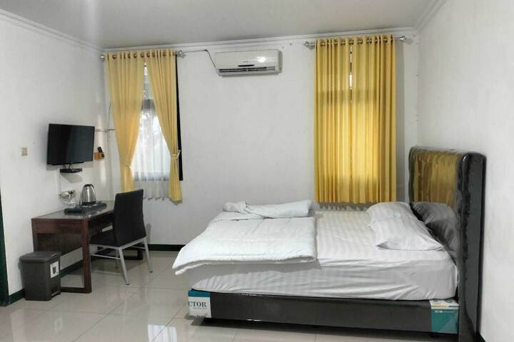 Room 6 of 14